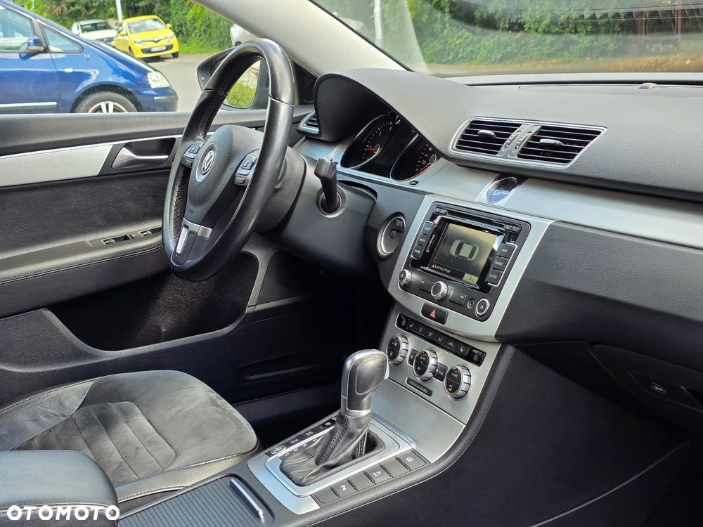 Volkswagen Passat 2.0 TDI Highline DSG - 25