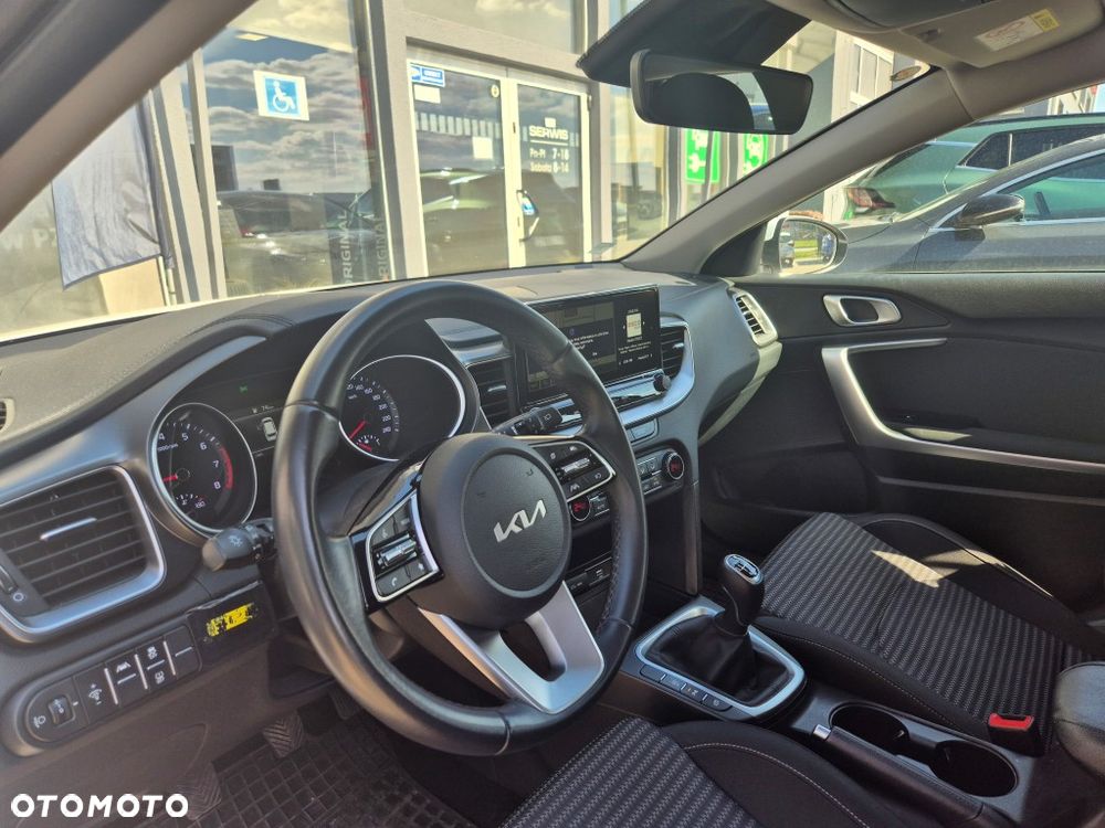 Kia Ceed 1.5 T-GDI M - 8