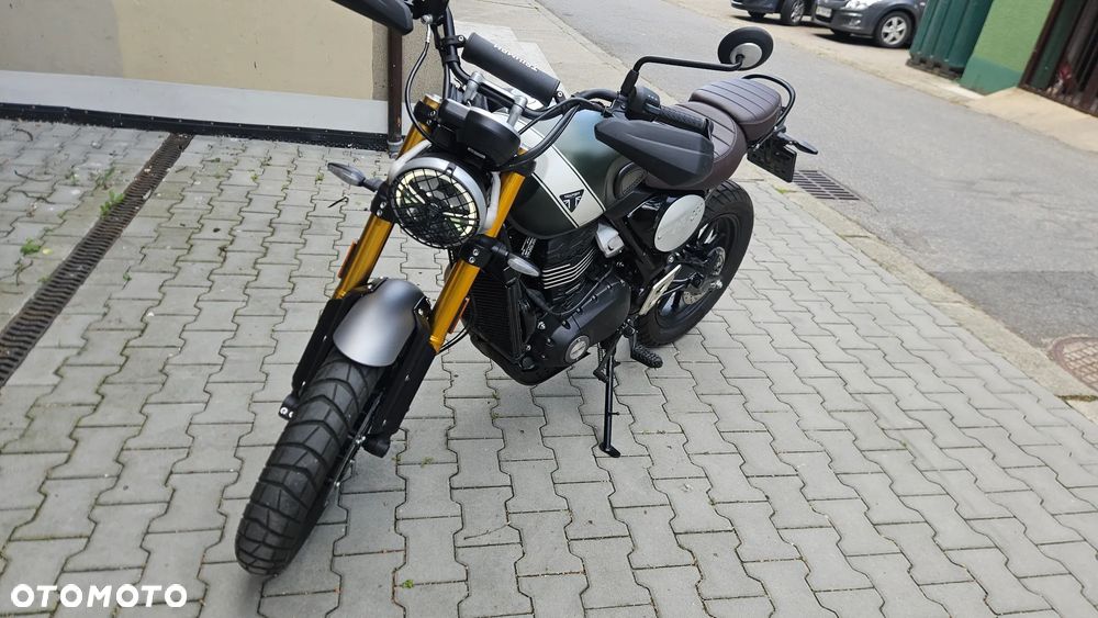 Triumph Scrambler - 5