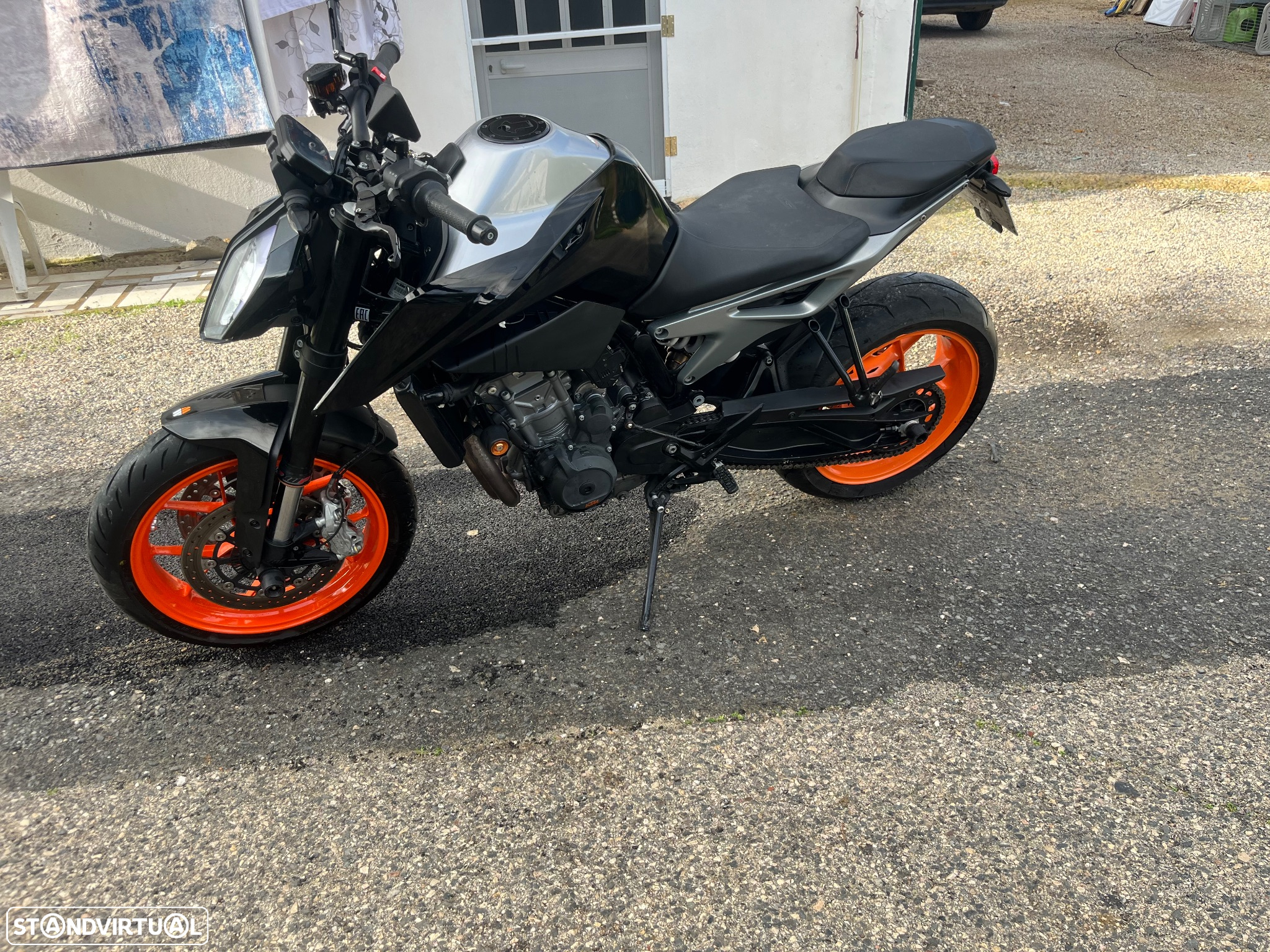 KTM Duke Preta - 13
