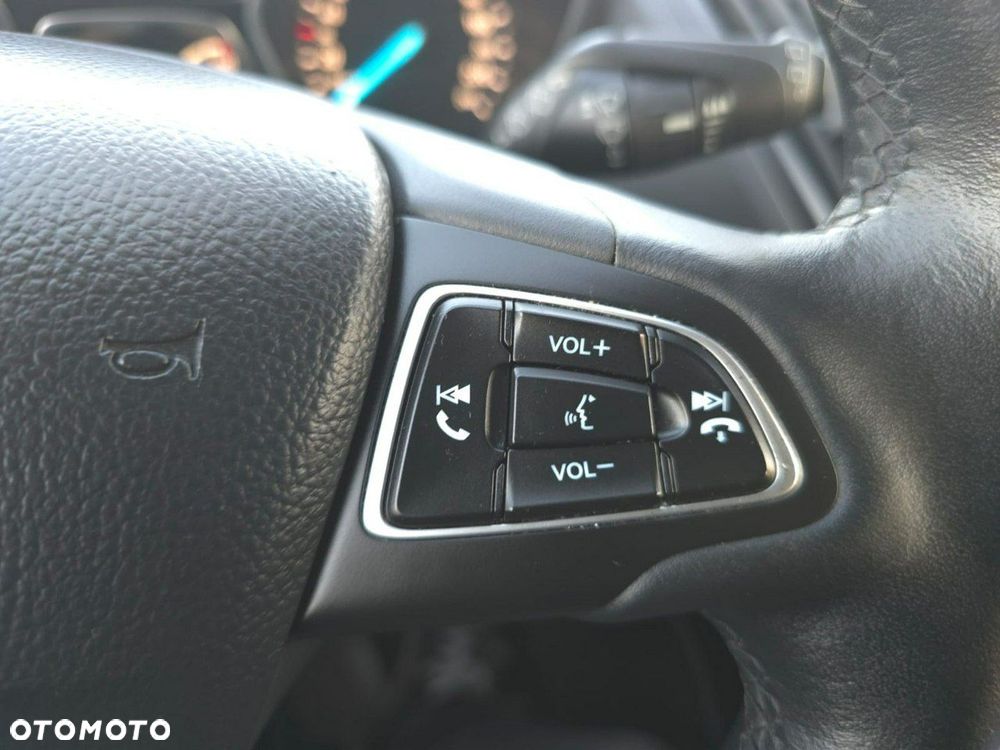 Ford Kuga - 31