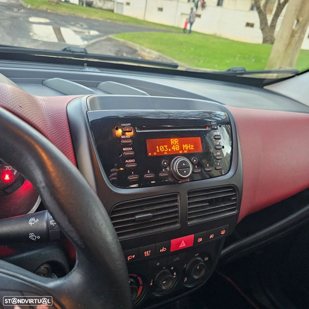 Fiat Doblo 1.3 M-Jet 7L Start&Stop - 30