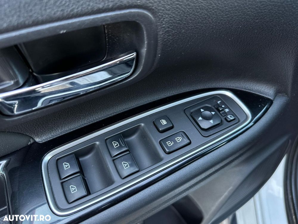 Mitsubishi Outlander - 14