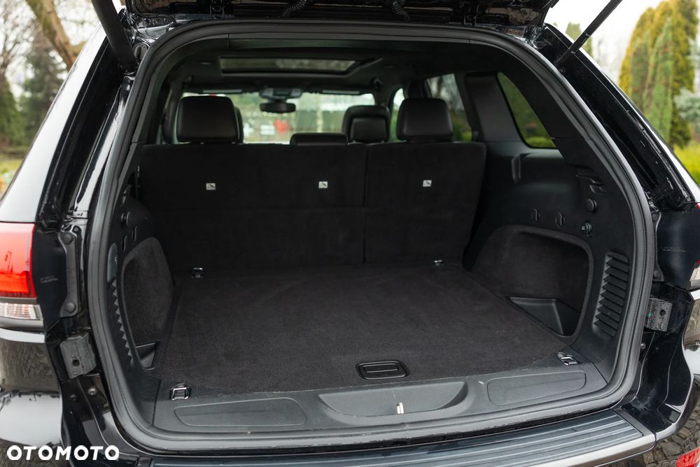 Jeep Grand Cherokee - 33