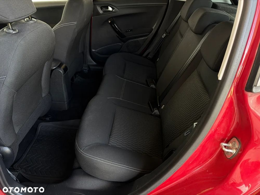 Peugeot 208 1.2 PureTech Allure - 19
