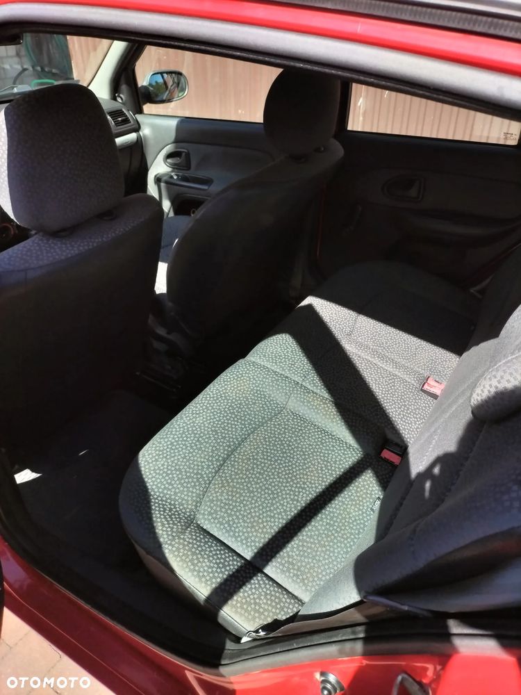Renault Clio - 11