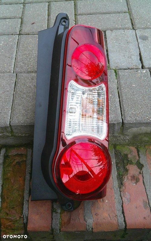 CITROEN BERLINGO PARTNER III LIFT 12- PRAWA TYLNA LAMPA ORYGINAŁ DRZWI - 1