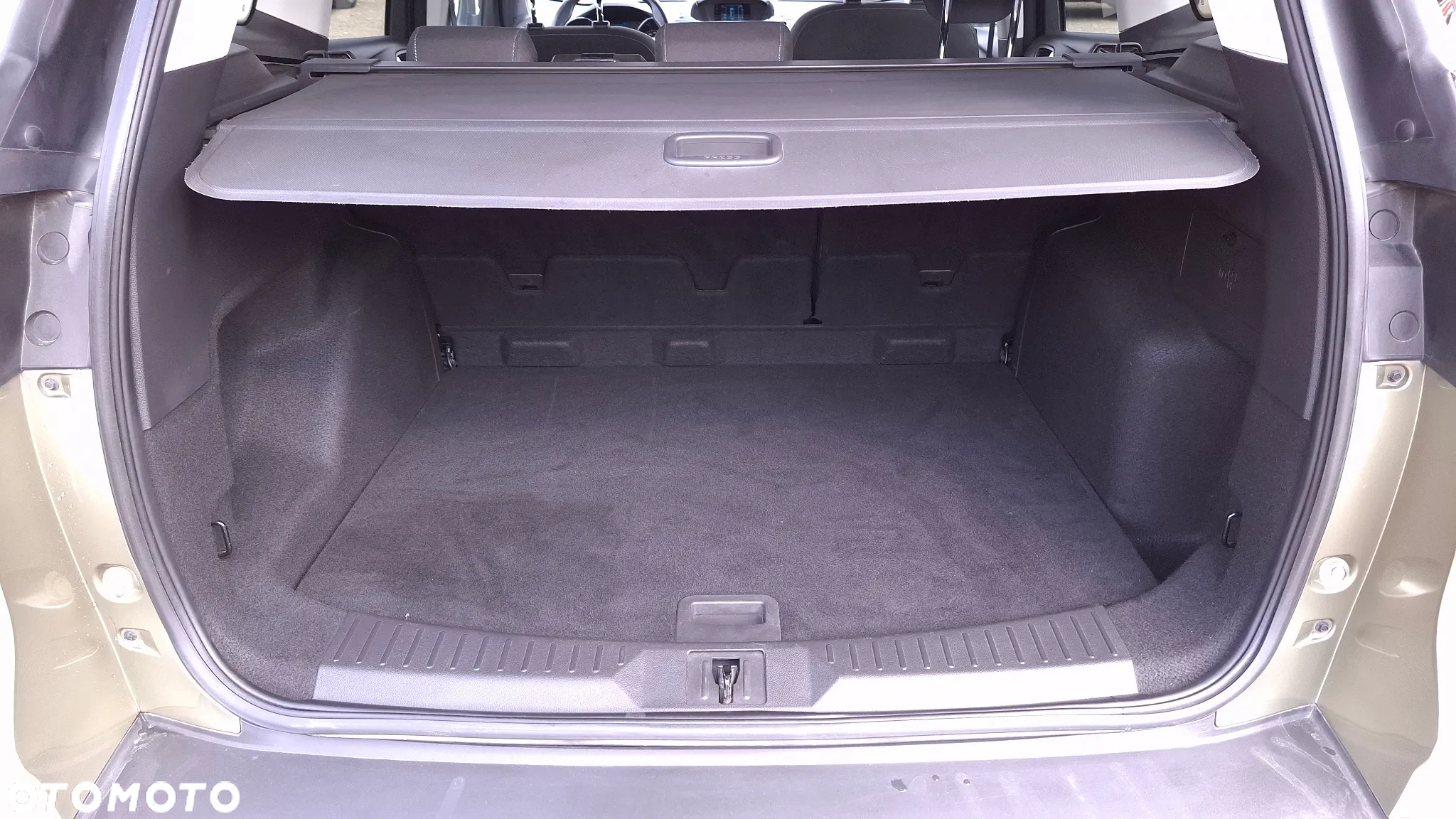Ford Kuga 2.0 TDCi 2x4 Titanium - 22