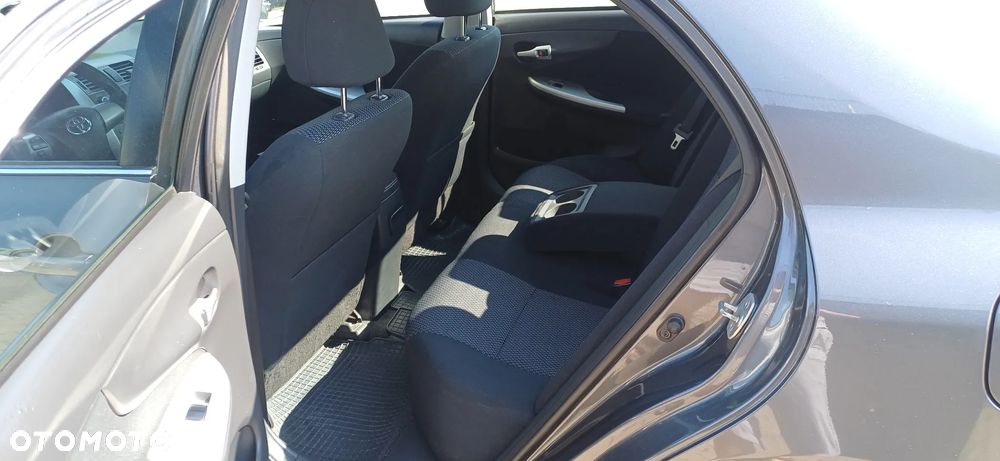 Toyota Corolla 1.6 Premium - 9