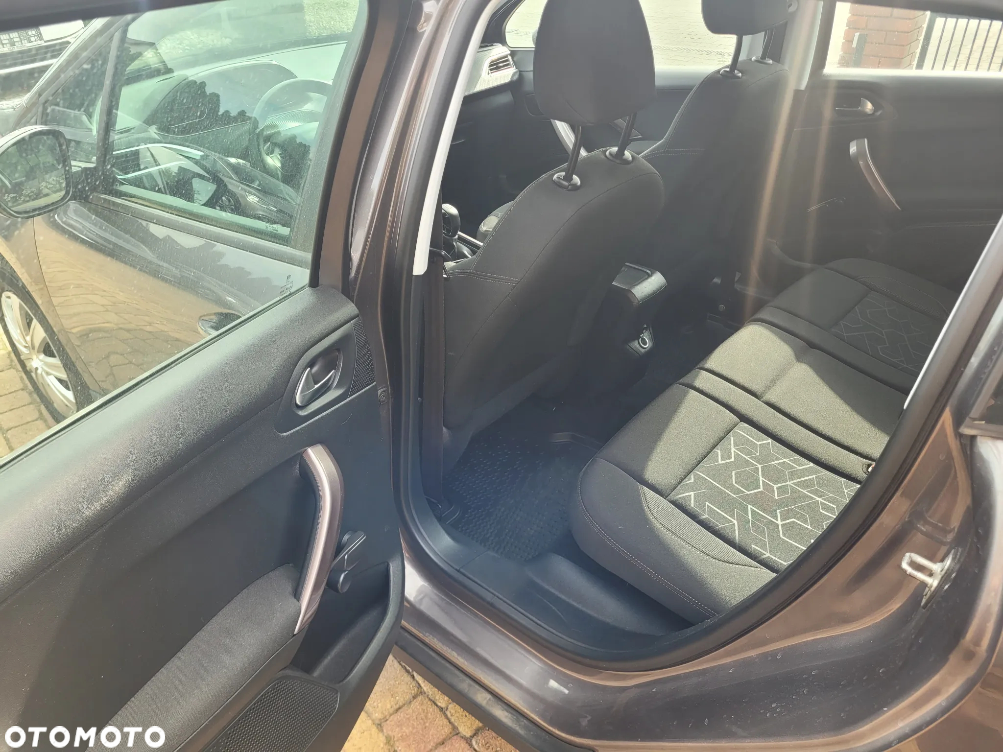 Peugeot 2008 1.2 Pure Tech Active - 8