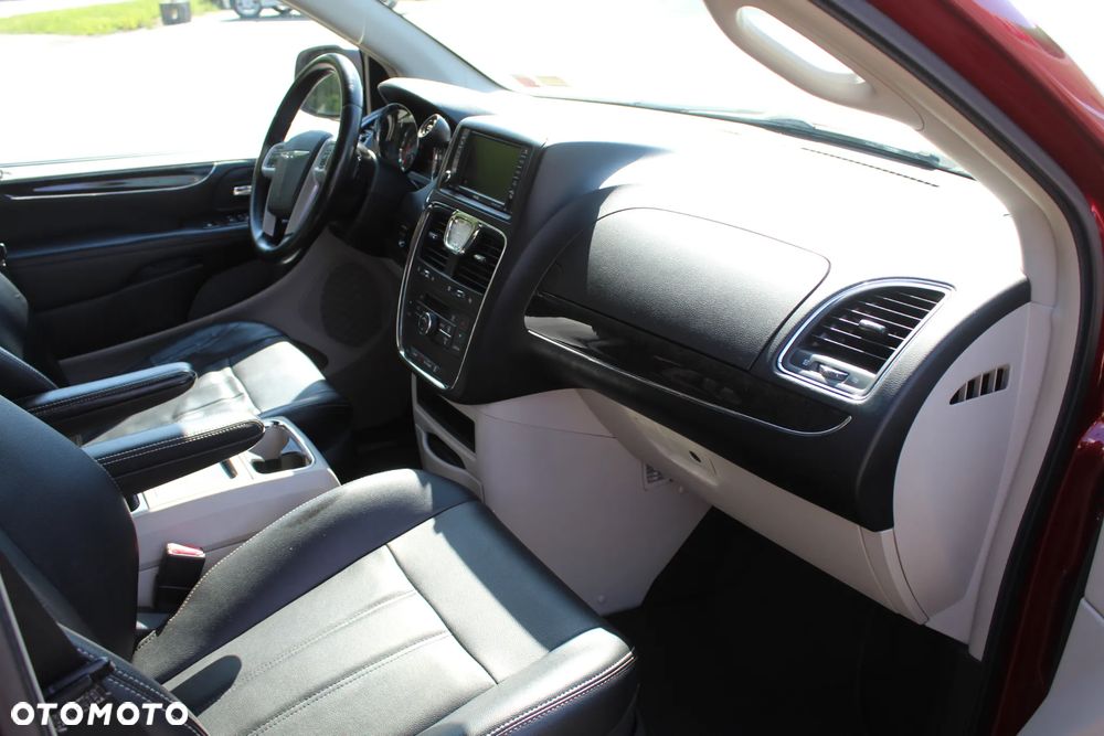 Chrysler Town & Country 3.6 Touring - 20