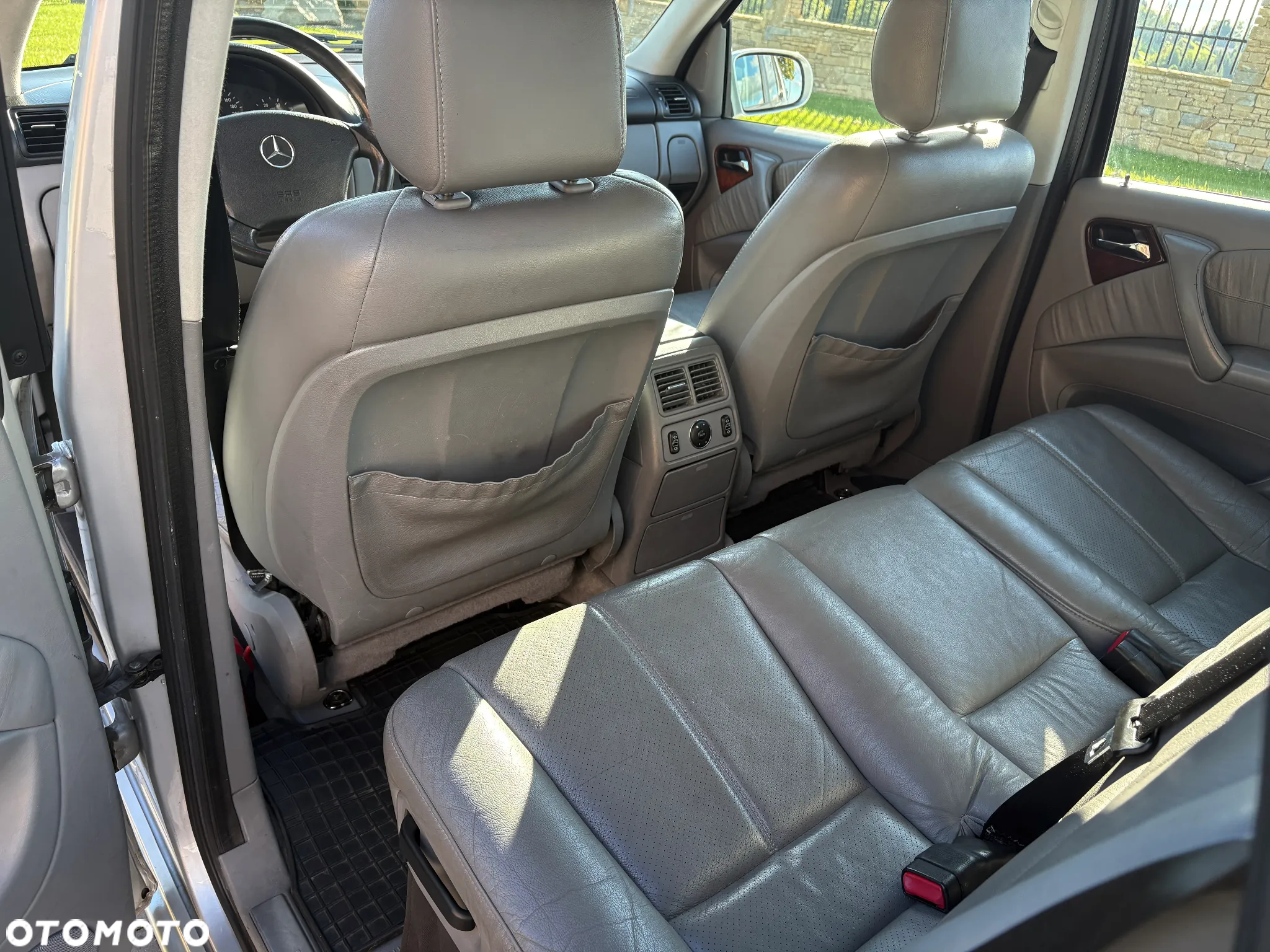 Mercedes-Benz ML - 24