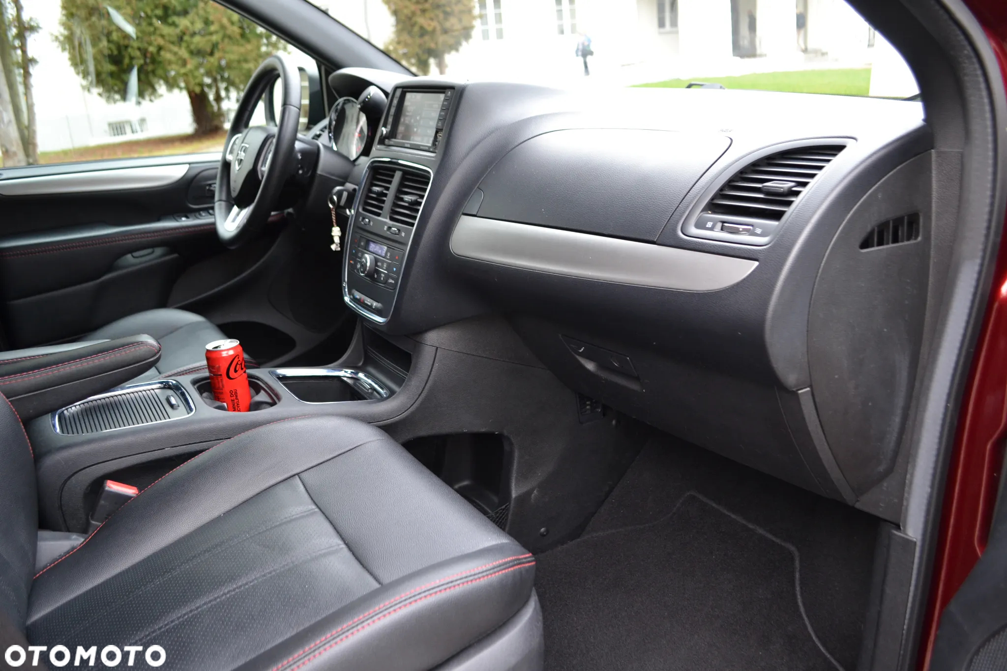 Dodge Grand Caravan - 11