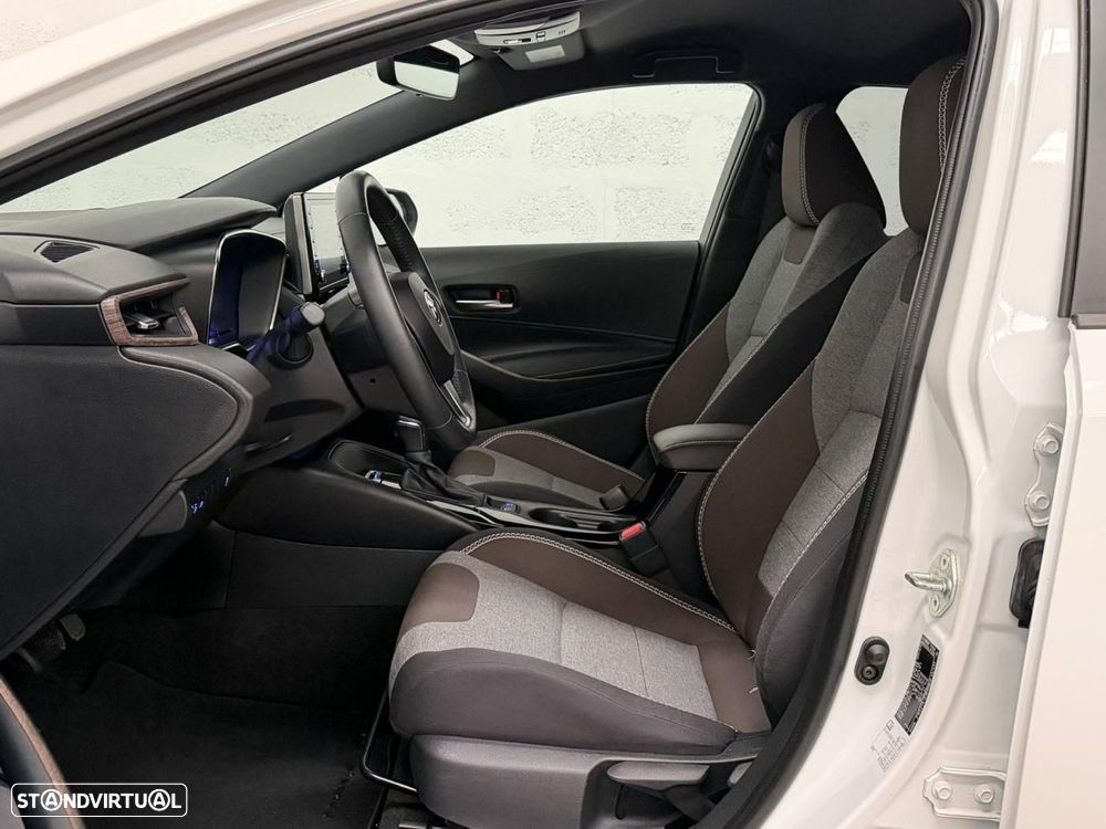 Toyota Corolla Touring Sports 1.8 Hybrid Trek - 4