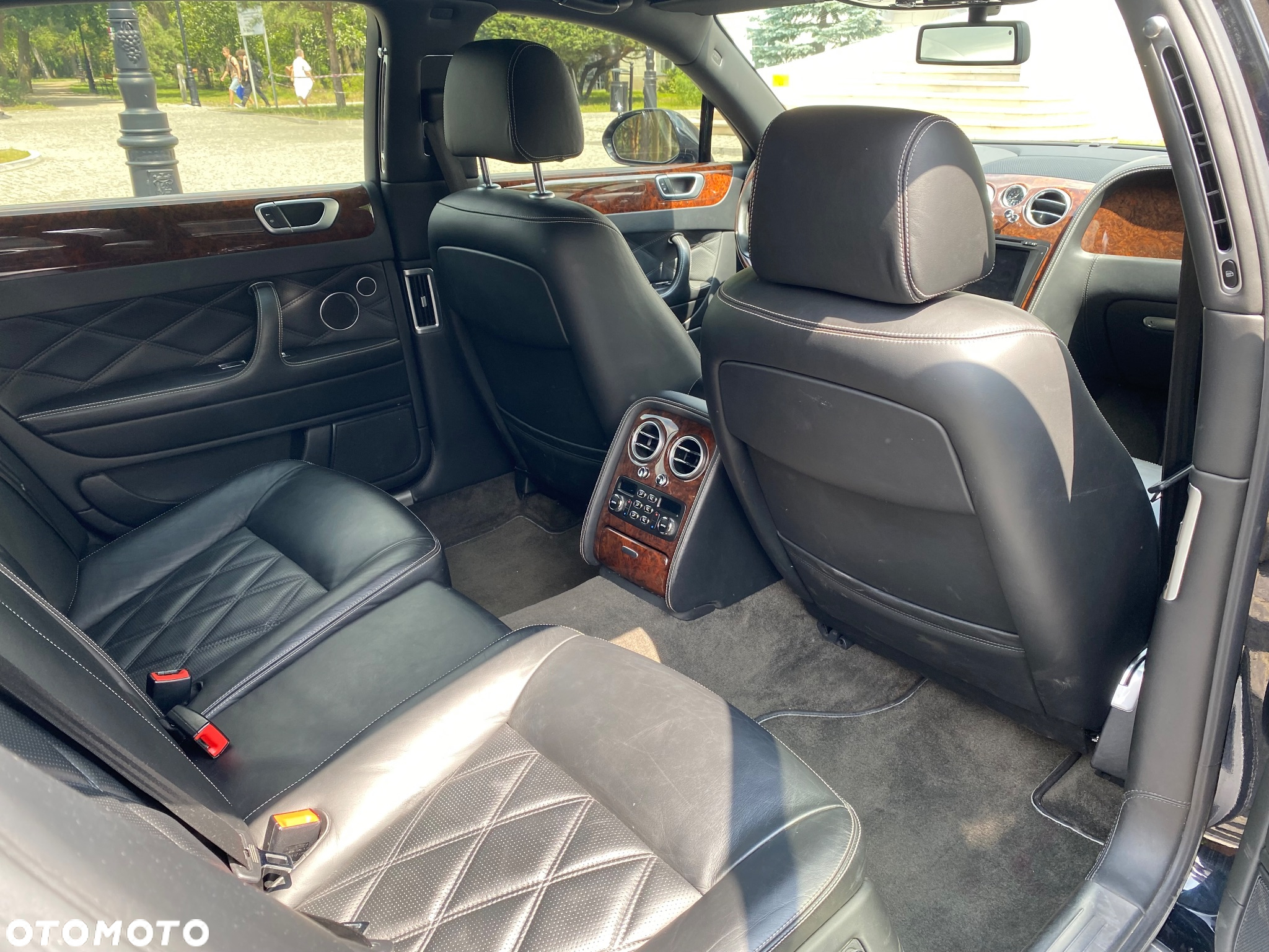 Bentley Flying Spur W12 S - 17