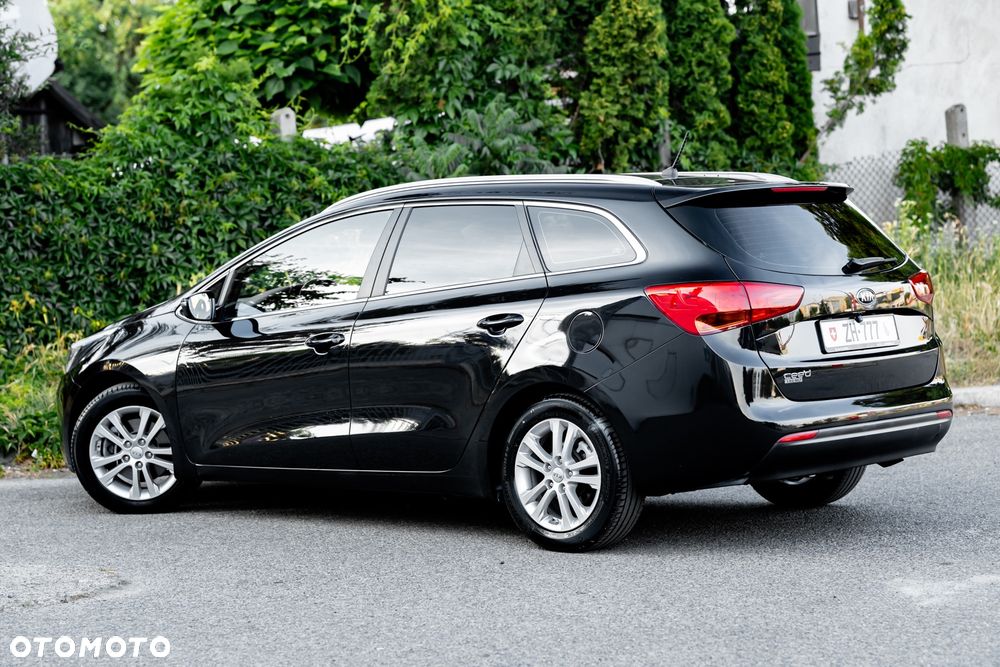 Kia Ceed 1.6 GDI DCT Platinum Edition - 12