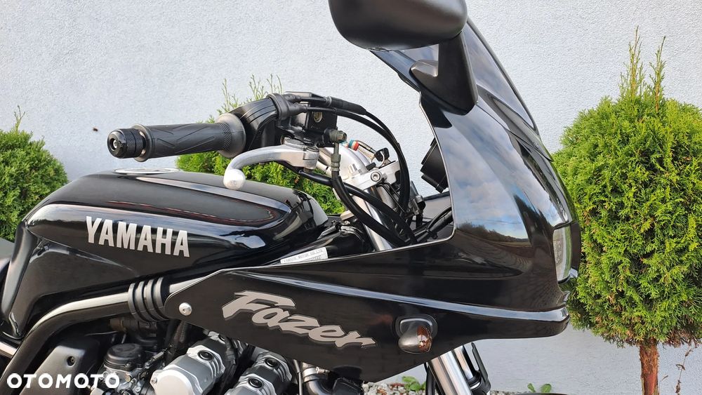 Yamaha FZS - 15