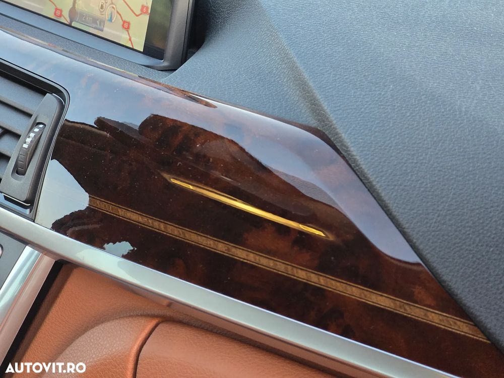 BMW Seria 3 320d Aut. Luxury Line - 16