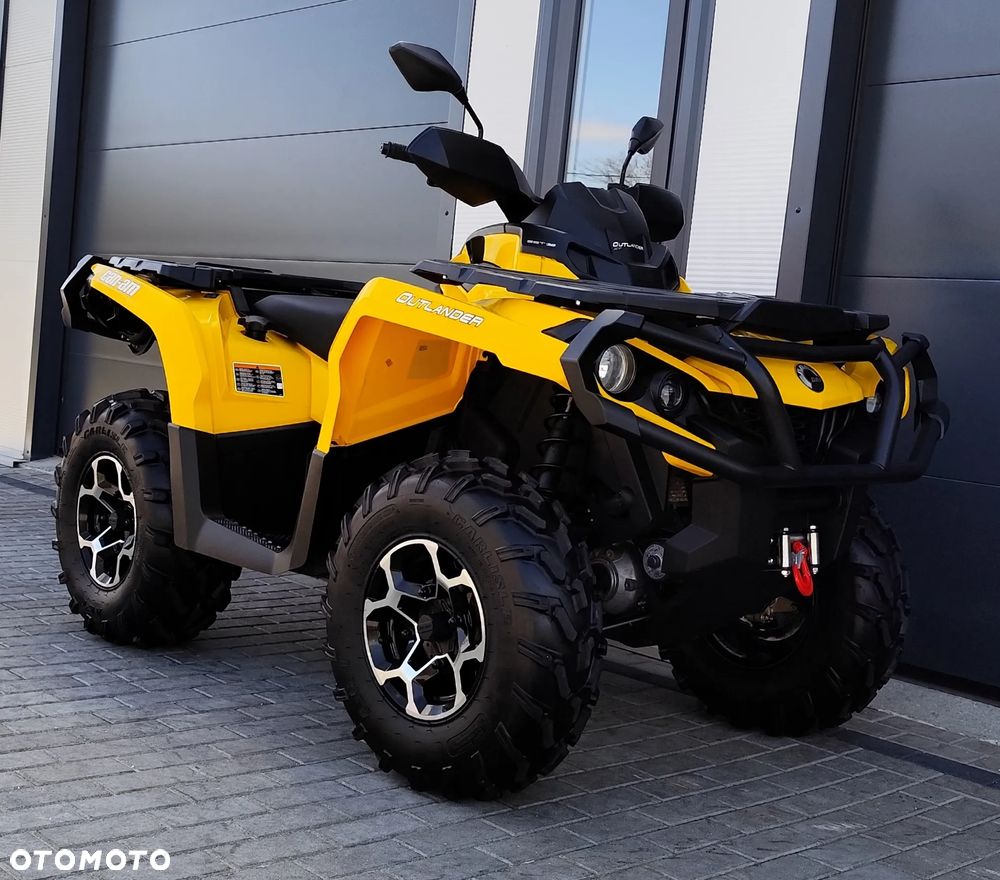 Can-Am Outlander - 2