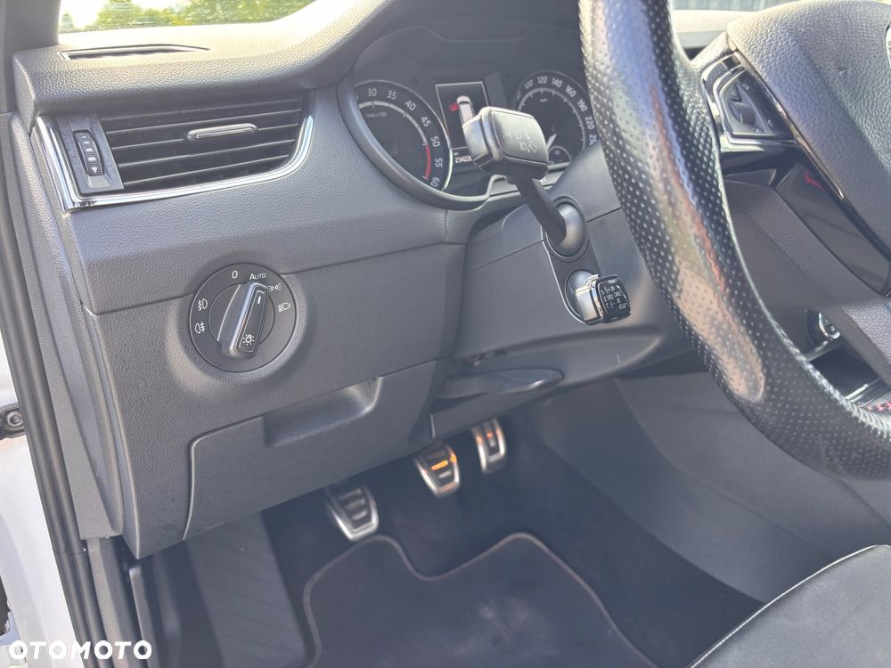Skoda Octavia 2.0 TDI (Green tec) RS - 25