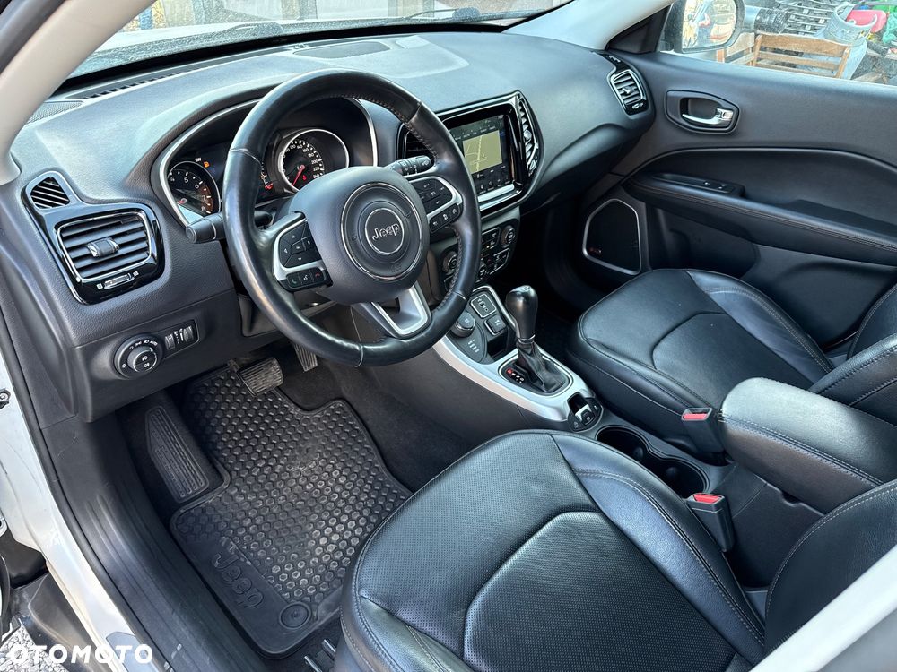 Jeep Compass - 39