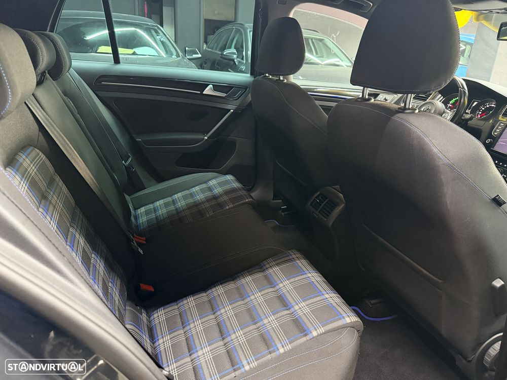 VW Golf 1.4 GTE Plug-In-Hybrid DSG - 9