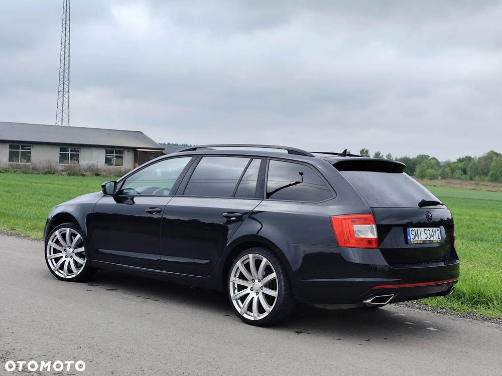 Skoda Octavia 2.0 TDI DSG RS - 26