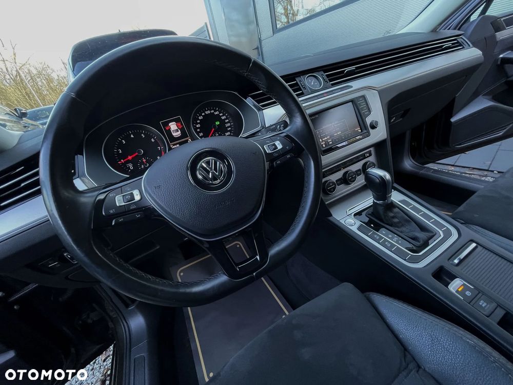 Volkswagen Passat 1.8 TSI (BlueMotion Technology) DSG Comfortline - 30