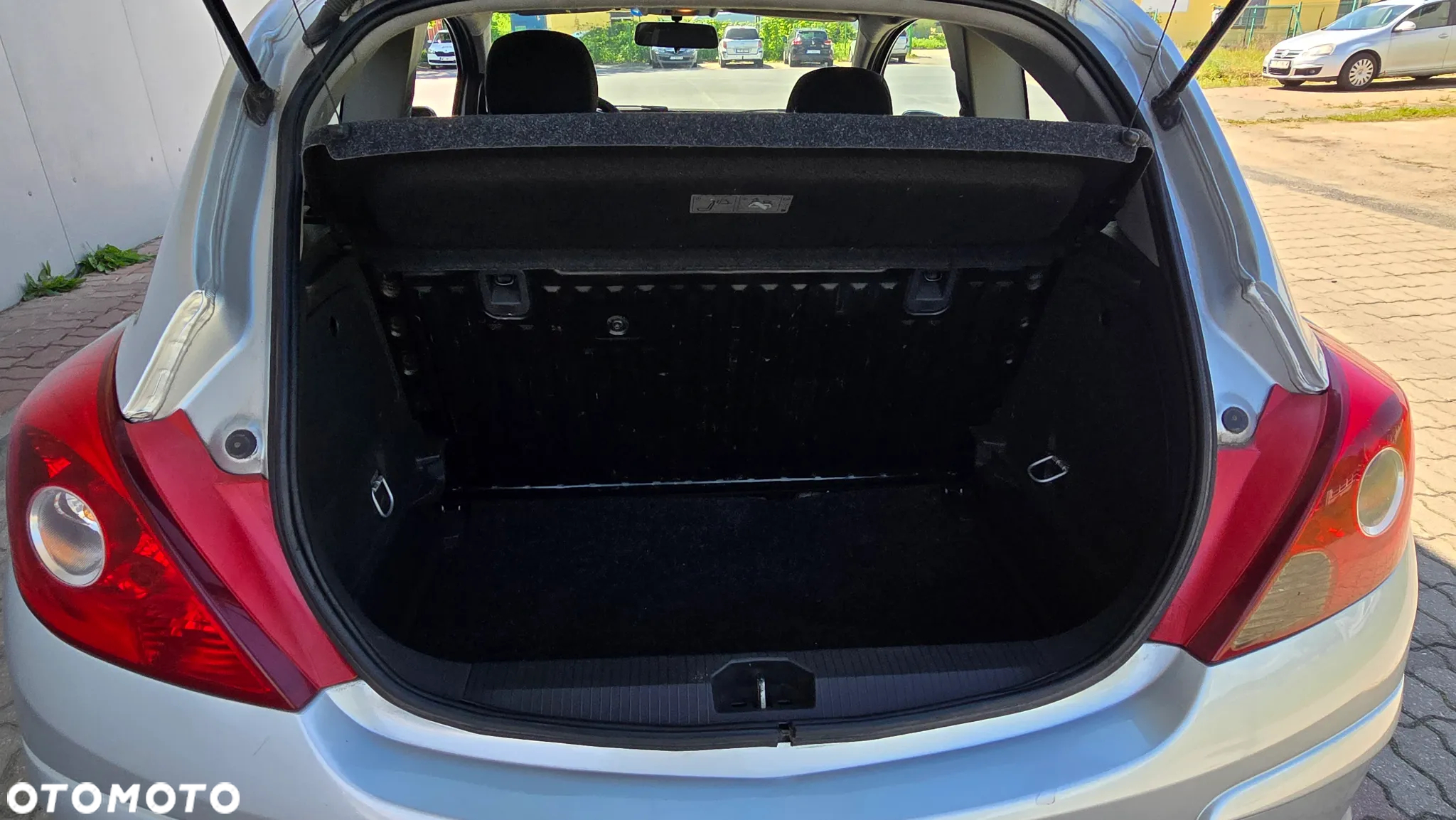 Opel Corsa 1.2 16V Cosmo - 25