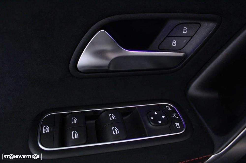 Mercedes-Benz A 250 e AMG Line - 20