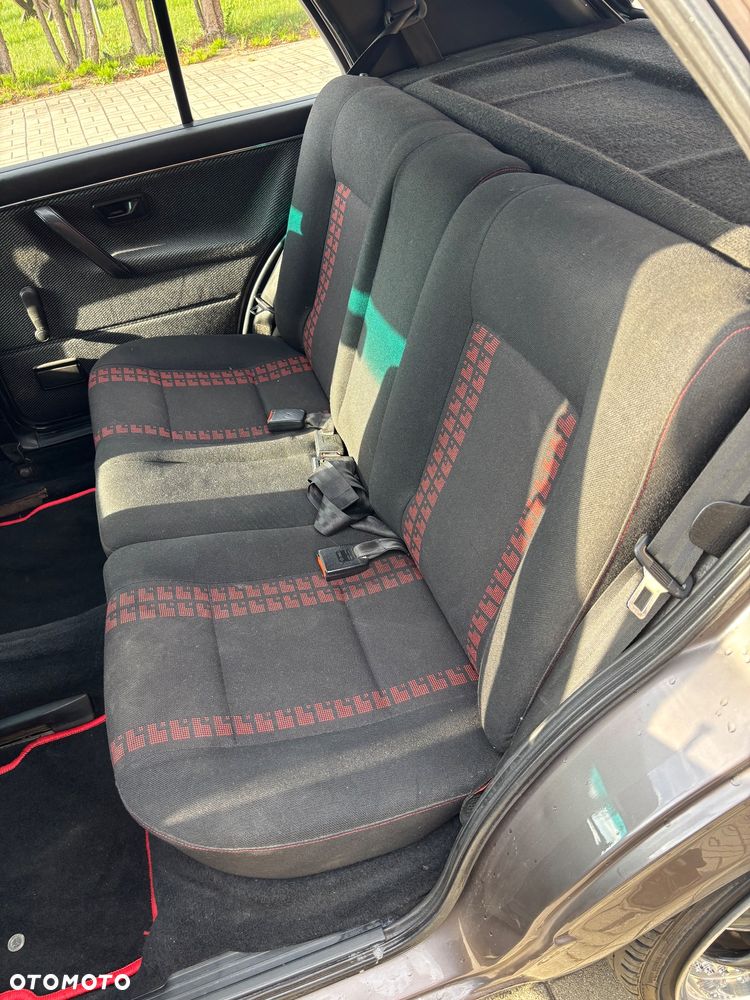 Volkswagen Golf 1.8 GTI G60 - 27