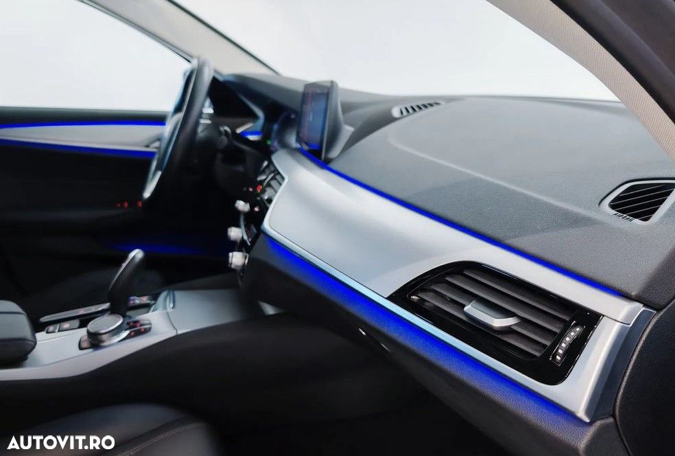 BMW Seria 5 520e Aut. - 6