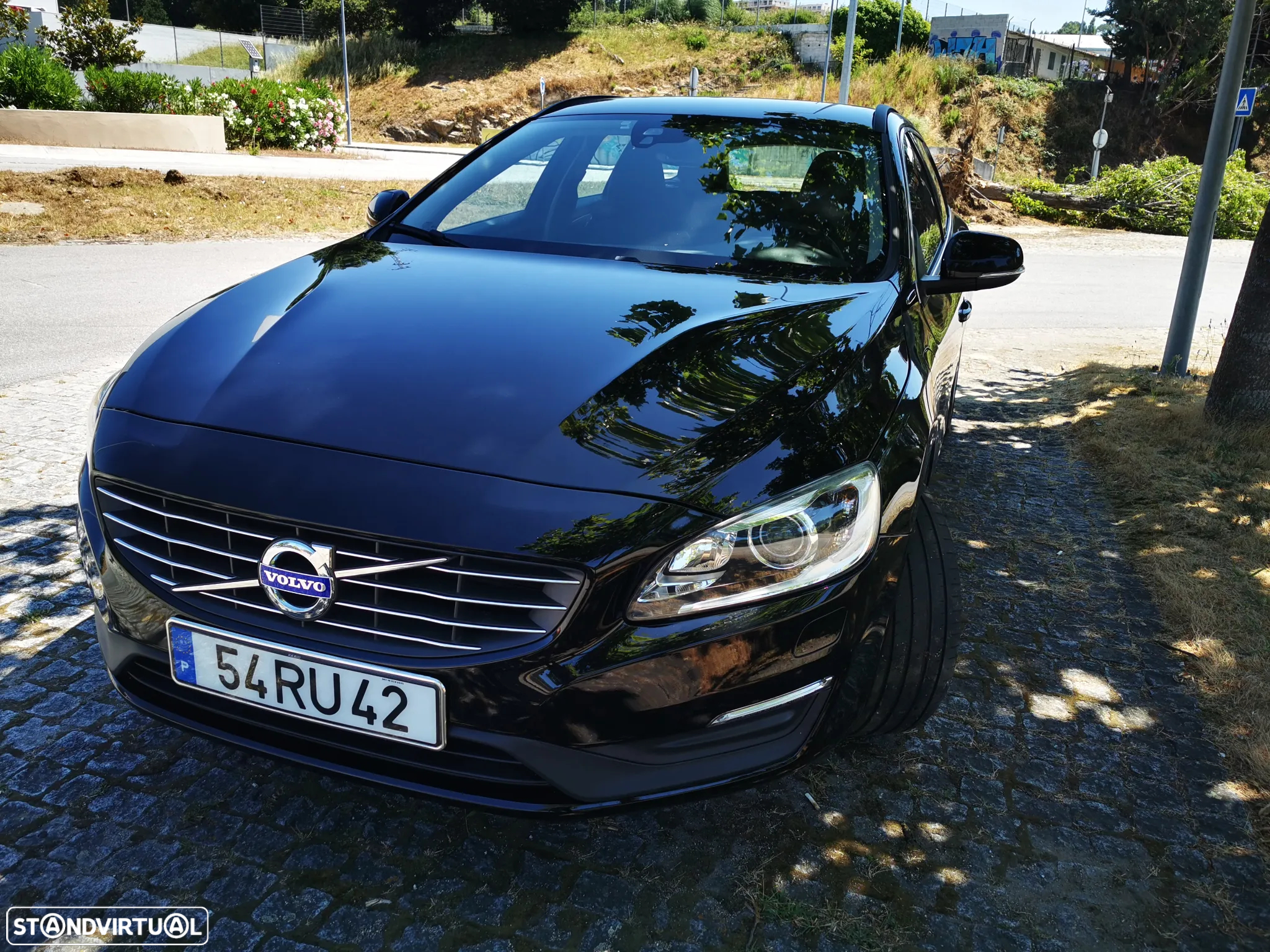 Volvo V60 2.4 D6 Momentum AWD Phev - 17