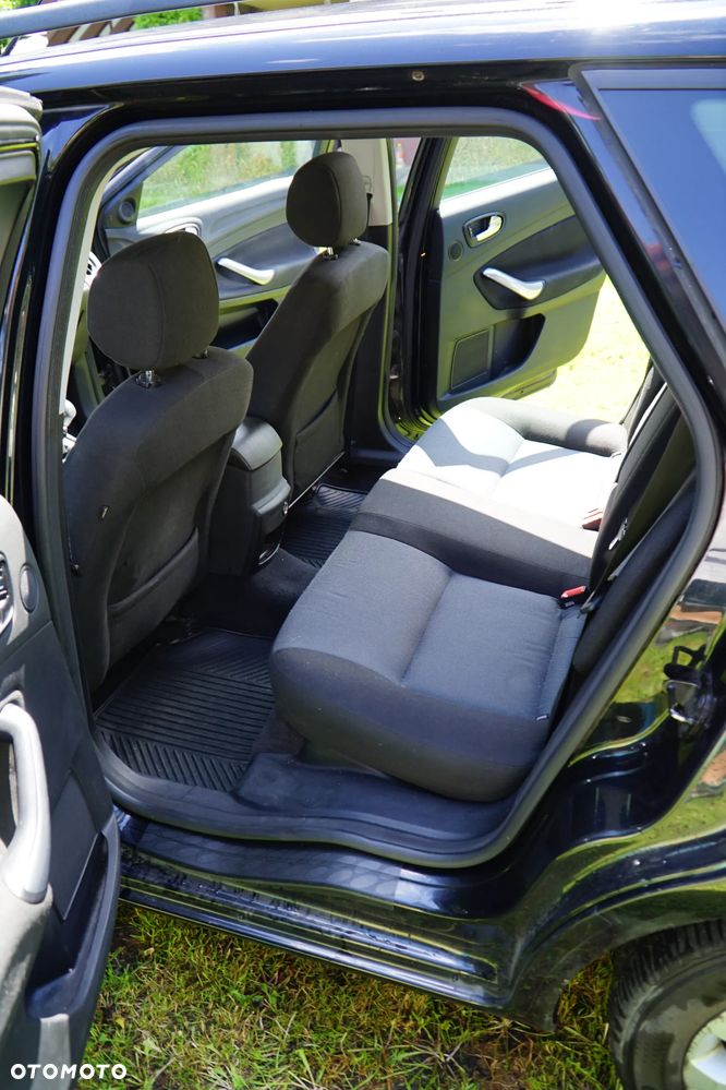Ford Mondeo 1.8 TDCi Ghia - 7