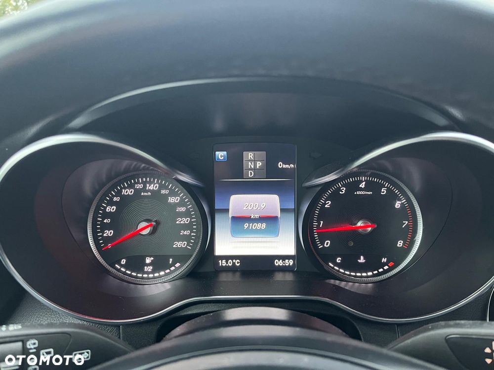 Mercedes-Benz GLC 300 4Matic 9G-TRONIC Exclusive - 18