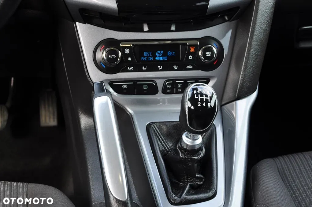 Ford Focus 1.6 EcoBoost Titanium - 33