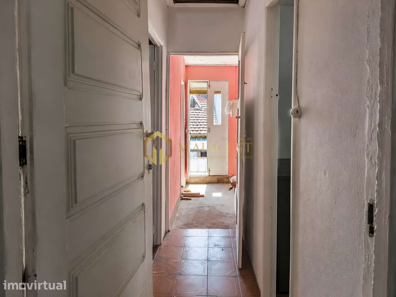 Moradia T3 para Reabilitação em São Pedro da Cova - Grande imagem: 4/13