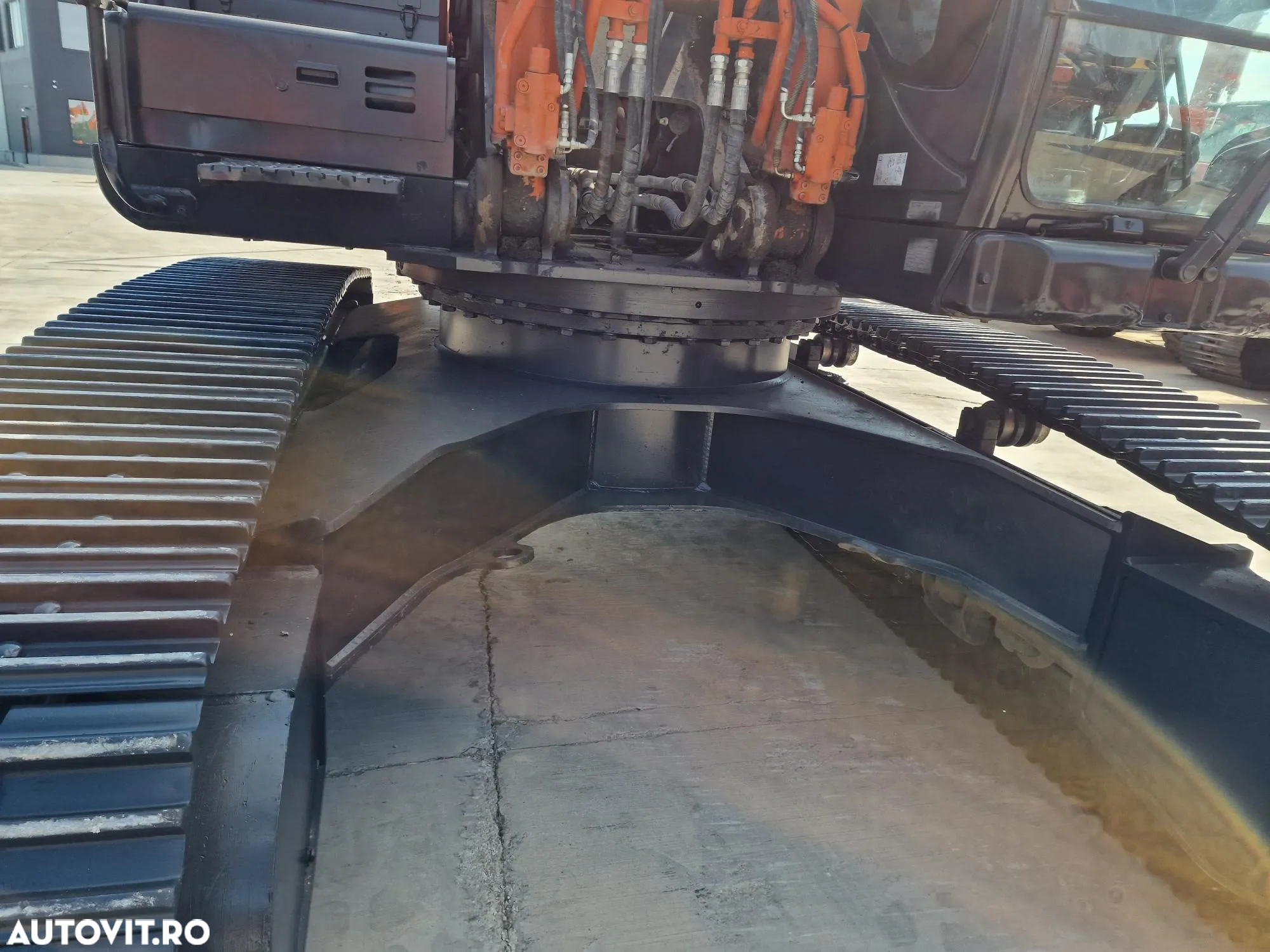 Hitachi ZX350-7, 2020, 9.420h, Cupa 2,2mc NOUA-94.900 Eur+Tva, Masa operationala 26,5t, Consum mediiu 14,1l/h, camera spate, camere laterale, inst picon, AC climatronic, Scaun operator pneumatic, lant 90% ok, STARE FOARTE BUNA, posibil leasing 5 ani-94900Eur - 15