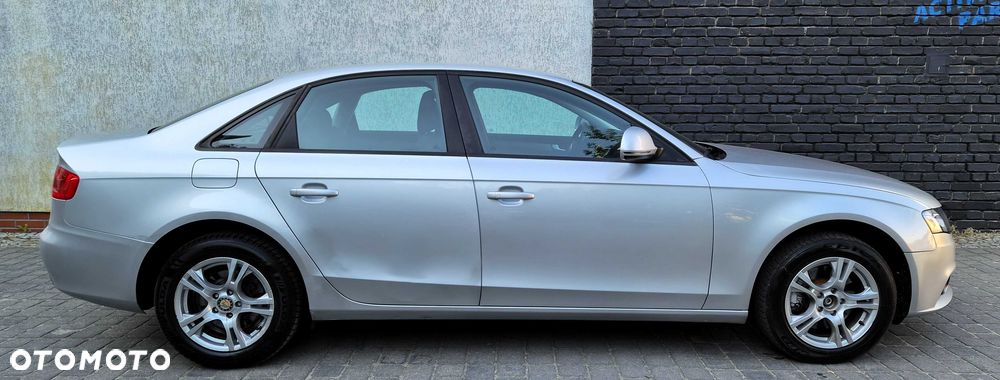 Audi A4 Limousine - 4
