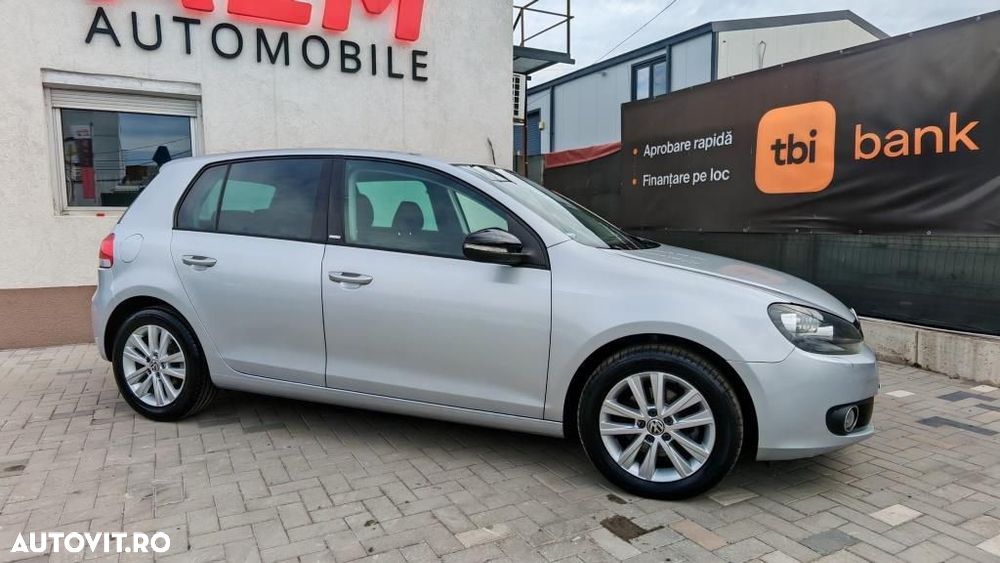 Volkswagen Golf - 8