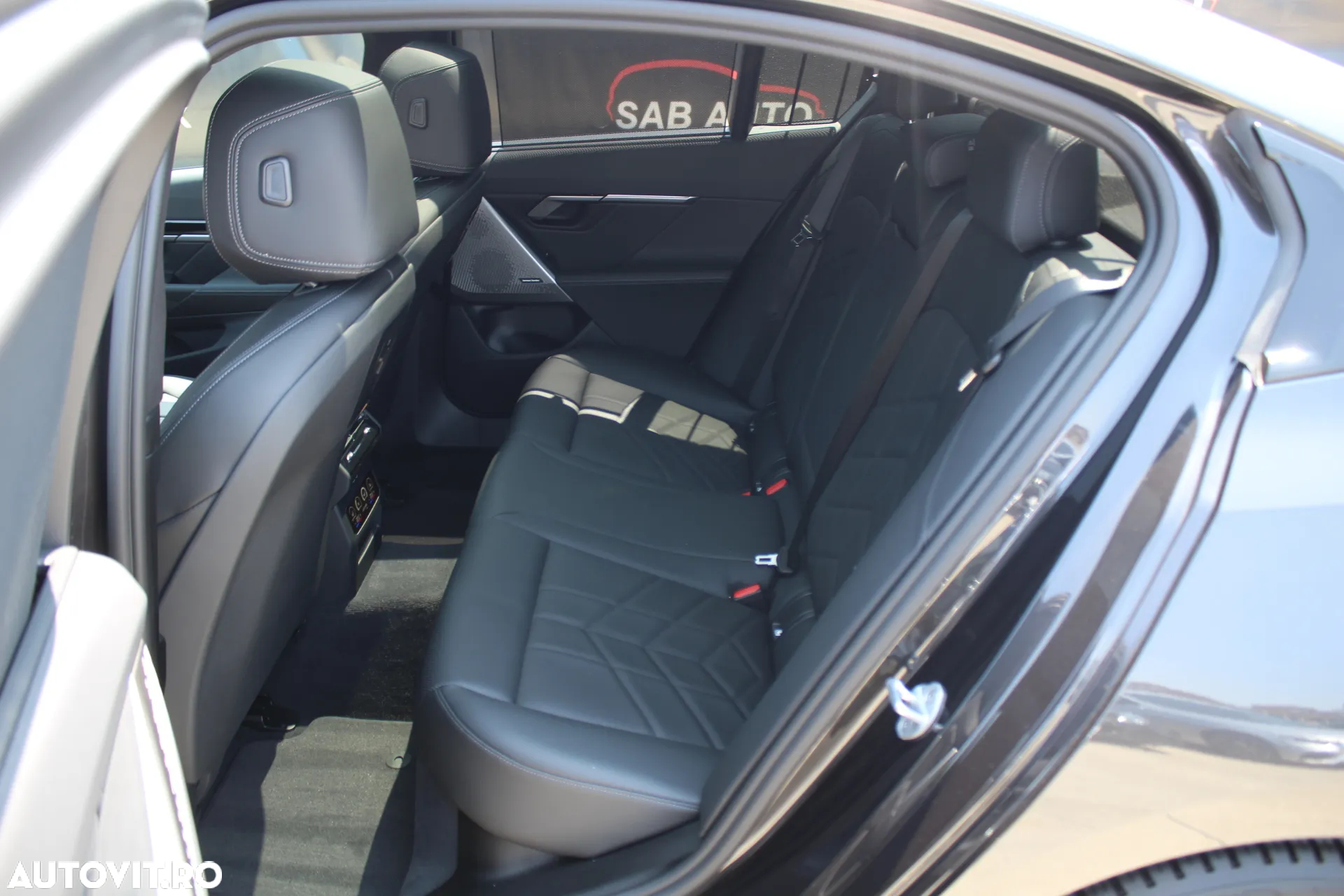 BMW Seria 5 520d xDrive AT MHEV - 23