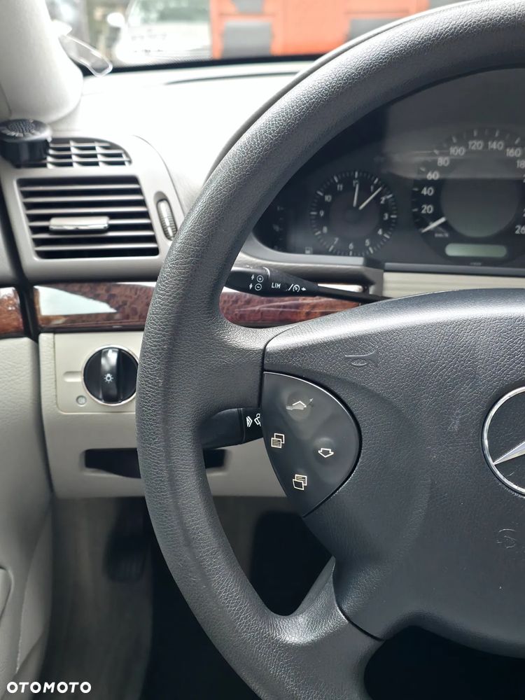 Mercedes-Benz Klasa E - 27