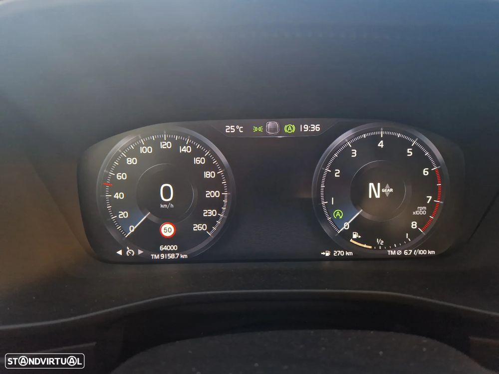 Volvo XC 40 1.5 T3 Momentum Plus - 11