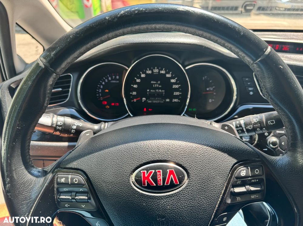Kia Ceed 1.6 GDI DCT Platinum Edition - 13