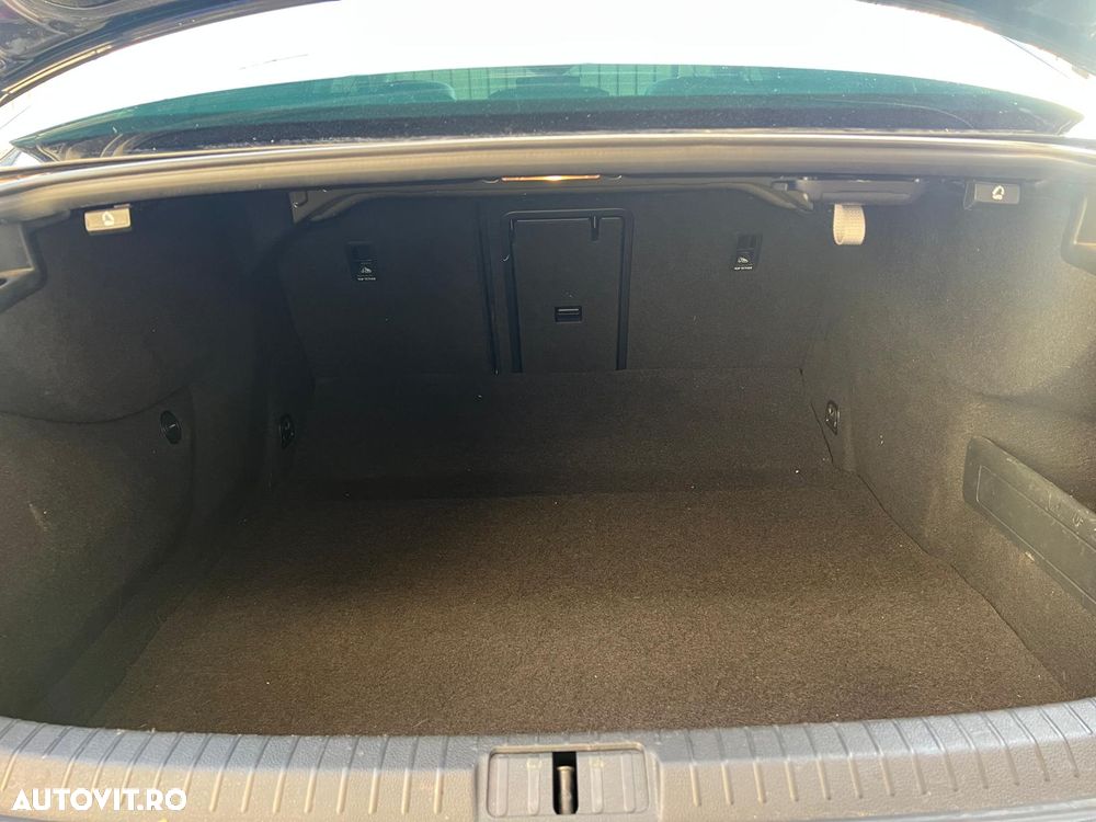 Volkswagen Passat - 18