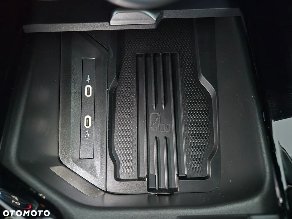 Skoda Superb 2.0 TSI Selection DSG - 30