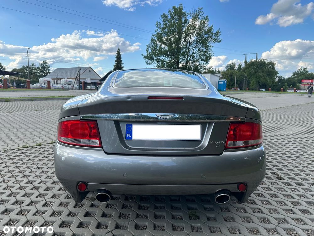 Aston Martin V12 Vanquish - 9
