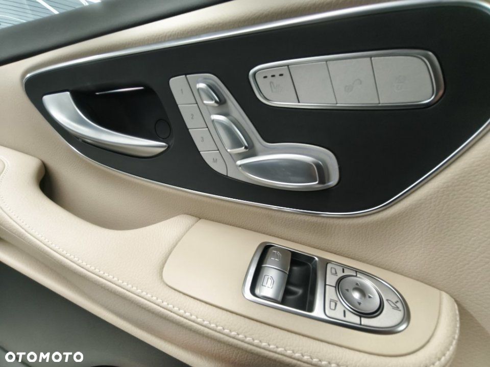 Mercedes-Benz Klasa V - 9