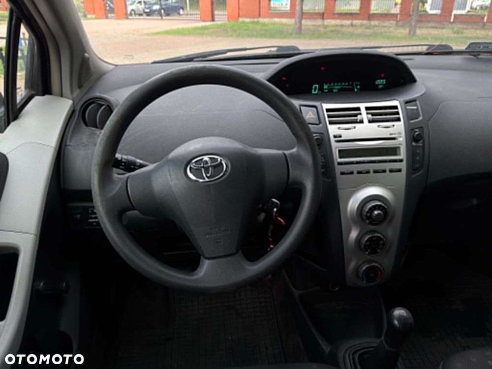 Toyota Yaris 1.3 Luna - 5