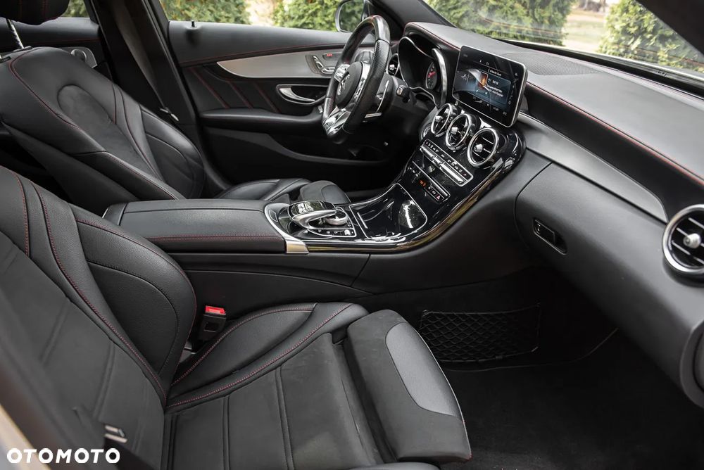 Mercedes-Benz Klasa C AMG 43 4Matic 9G-TRONIC - 36